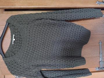 Pull kaki L/XL  beschikbaar voor biedingen