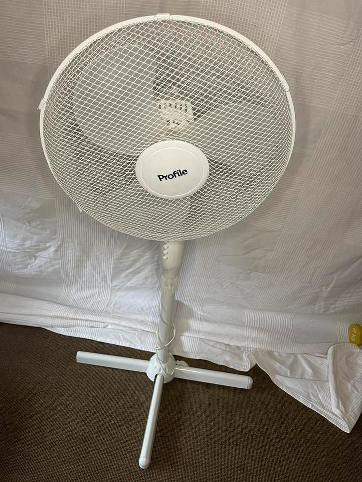 Staande ventilator wit, Elektronische apparatuur, Ventilatoren, Gebruikt, Statiefventilator, Ophalen
