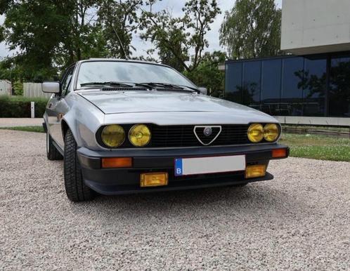 Alfa Romeo GTV, Auto's, Alfa Romeo, Particulier, GTV, Open dak, Benzine, Zilver of Grijs, Grijs, Velours, Achterwielaandrijving
