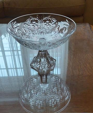 Petite coupe en cristal  beschikbaar voor biedingen