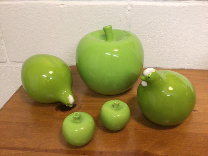 Lot poules et pommes, Collections, Collections Animaux, Comme neuf, Animal de ferme, Enlèvement