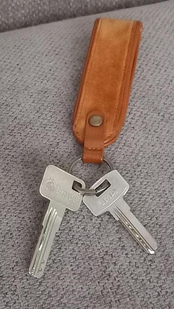 Bonjour j'ai trouvé un jeu de clé dans la rue voir photos beschikbaar voor biedingen