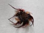 bruine broche met veren, Handtassen en Accessoires, Broches, 10 cm of meer, Koper, Bruin, Ophalen of Verzenden