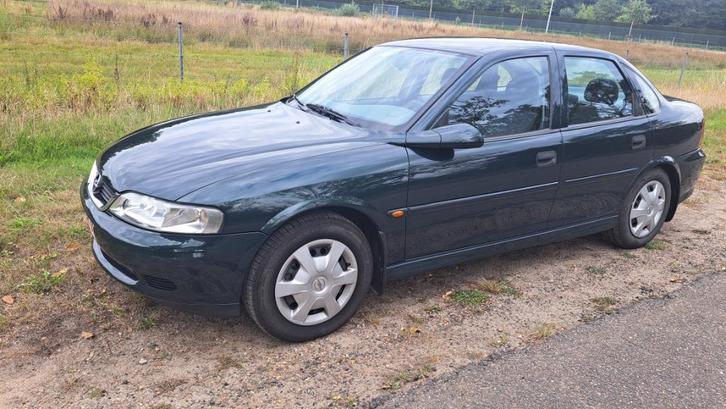 Opel Vectra, Auto's, Opel, Particulier, Vectra, Benzine, Berline, 4 deurs, Handgeschakeld, Groen, Grijs, Stof, Voorwielaandrijving