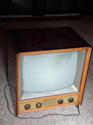 ANTIEKE TELEVISIE (meubel) beschikbaar voor biedingen