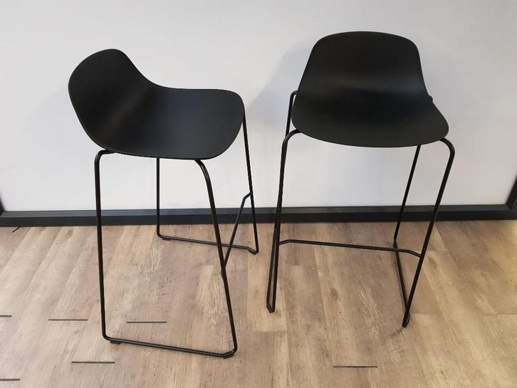 Design kruk Zwart, Huis en Inrichting, Zetels | Voetbanken en poefs, Kunststof, Ophalen of Verzenden