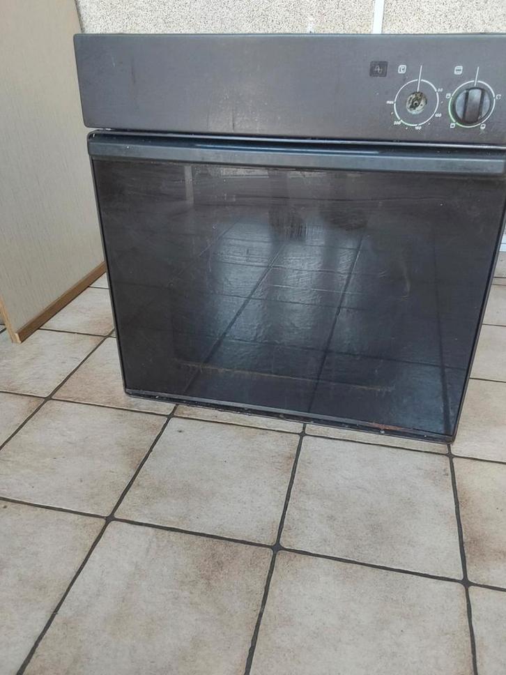 TE KOOP elektrische oven met spindelaandrijving die werkt, Elektronische apparatuur, Ovens, Zo goed als nieuw, Oven, Ophalen