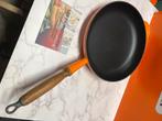 Poêle vulcanique Le Creuset 28 cm en état d'usage, Enlèvement ou Envoi, Utilisé, Poêle à frire ou Sauteuse, Plaque céramique