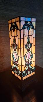 Tiffany tafellamp, Huis en Inrichting, Lampen | Tafellampen, Ophalen of Verzenden, Glas