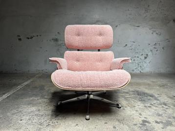 Vitra Eames Lounge Chair XL Notenhout Nubia Peach Pink, Maison & Meubles, Vintage design, Tissus, Enlèvement, 75 à 100 cm