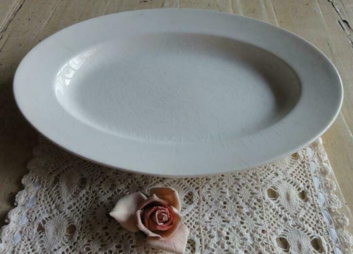 Off white ovale schaal, P. Regout Maastricht, Antiek en Kunst, Antiek | Servies los, Ophalen of Verzenden