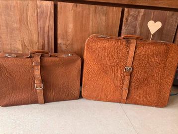 Set van twee vintage reiskoffers, 70 cm ou plus, Enlèvement, 45 à 55 cm, Cuir