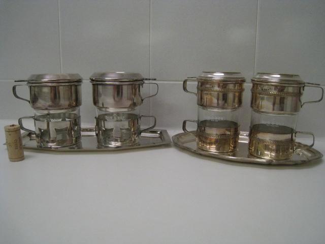2 vintage inox verzilverde koffiesets Dur-o-bor op plateau, Antiek en Kunst, Antiek | Servies los, Ophalen