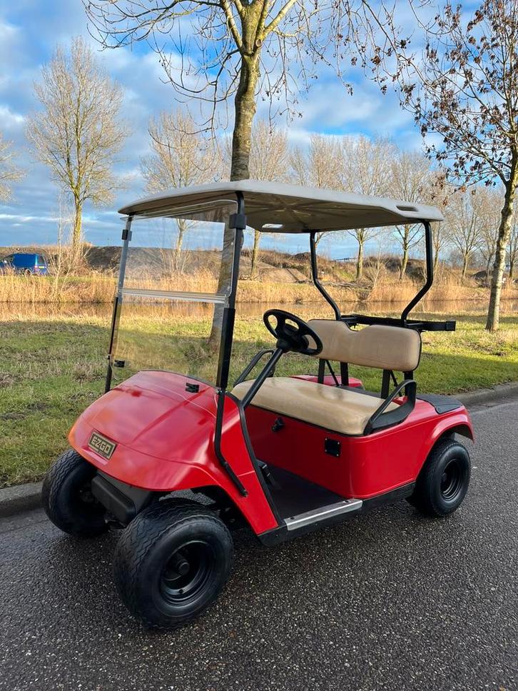 Electrische golfkar rijdt heerlijk met goede accu, Sports & Fitness, Golf, Comme neuf, Voiturette de golf, Enlèvement ou Envoi