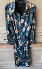 Prachtige blauwe jurk met bloemen K Design maat XS 34, Kleding | Dames, Ophalen of Verzenden, Zo goed als nieuw, Maat 34 (XS) of kleiner