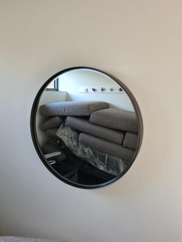 Spiegel rond 75 cm diameter beschikbaar voor biedingen