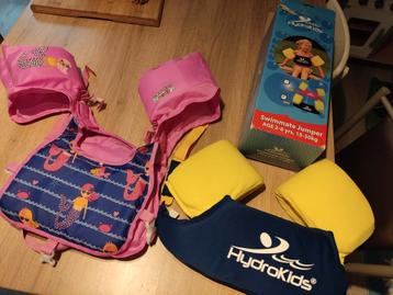 Twee zwemvestjes hydrokids en swim safe abc