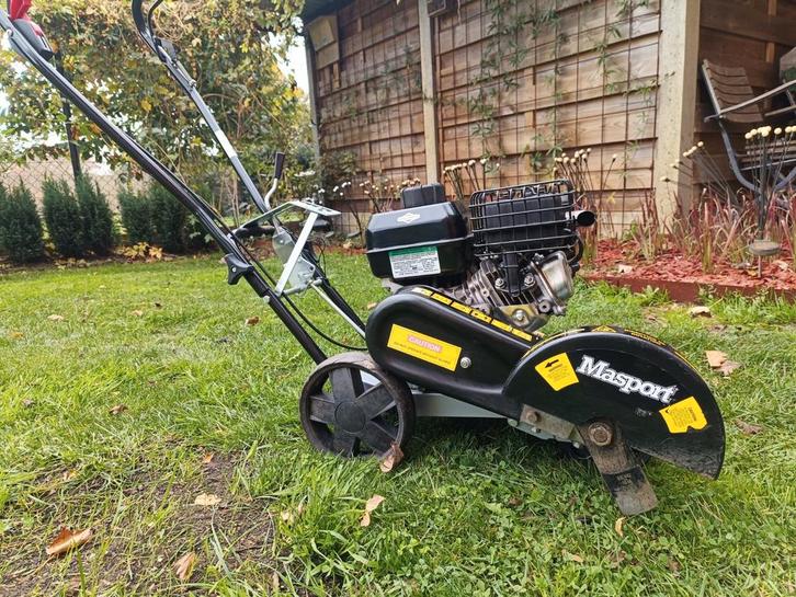 Kantensnijder masport (Briggs& Stratton), Tuin en Terras, Grasmaaiers, Zo goed als nieuw, Ophalen