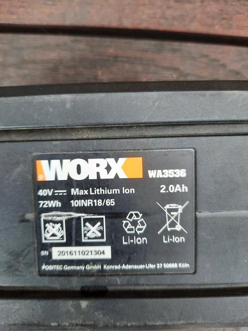 Oplader + 2 batterijen WORX grasmaaier! Zo goed als nieuw!, TV, Hi-fi & Vidéo, Batteries, Enlèvement ou Envoi