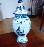 Vase et couvercle bleus de Delft, Enlèvement