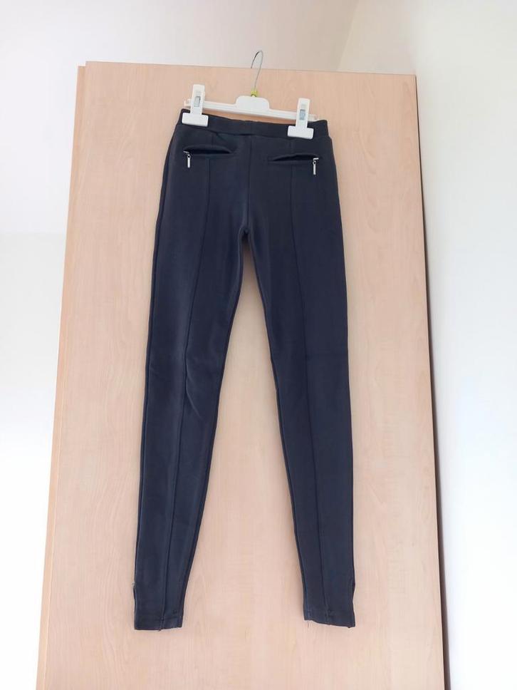 Grijze broek maat 134/140, in zeer goede staat, Kinderen en Baby's, Kinderkleding | Maat 134, Zo goed als nieuw, Meisje, Broek