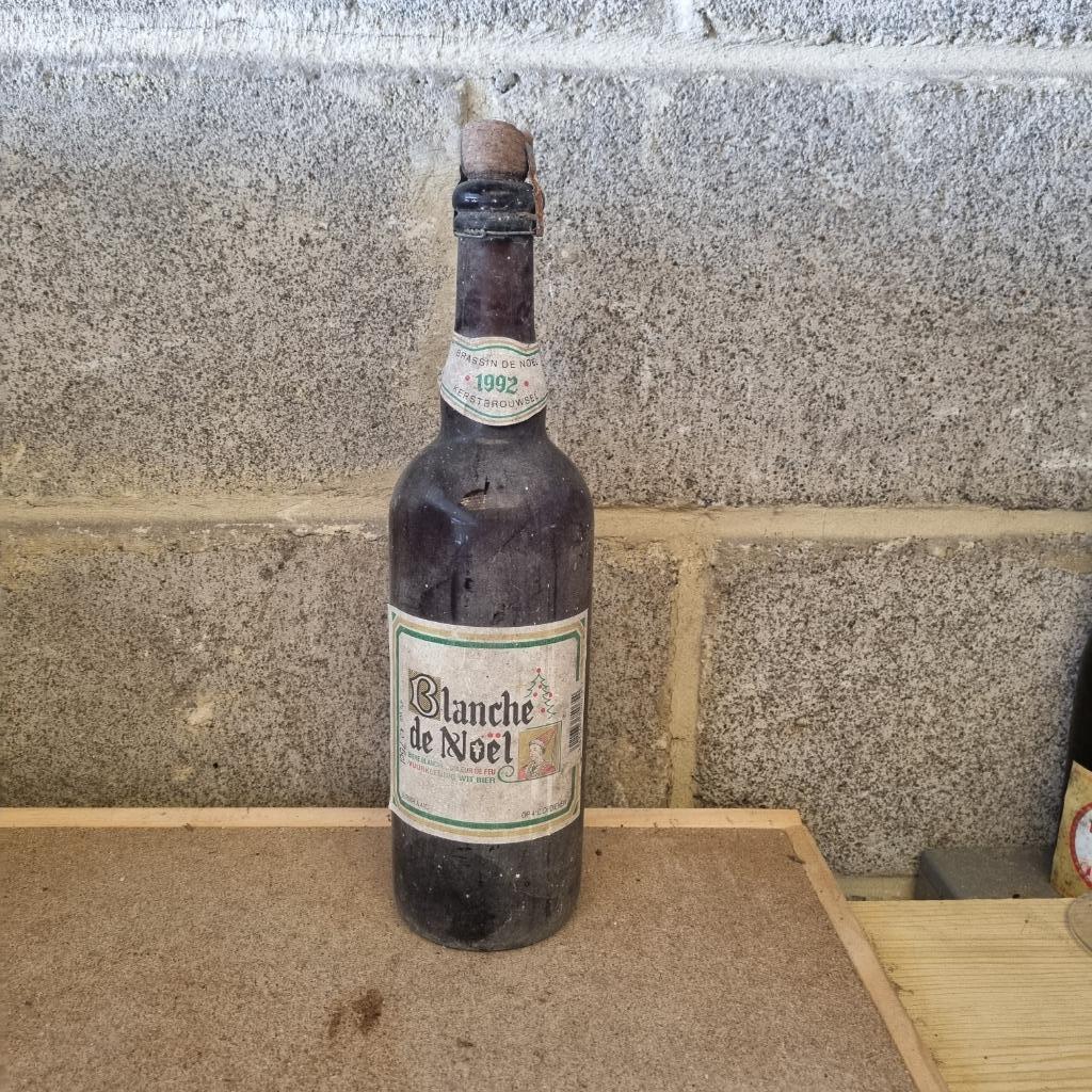 Bouteille de bière Blanche de Noël (modèle 2), Enlèvement ou Envoi, Utilisé, Bouteille(s), Autres marques