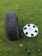 Winterbanden op stalen velgen met sierdeksel., Auto-onderdelen, Banden en Velgen, Ophalen, Gebruikt, Velg(en), Winterbanden