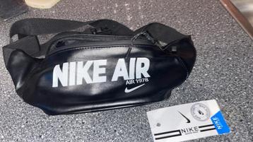 Nike tas met etiket 
