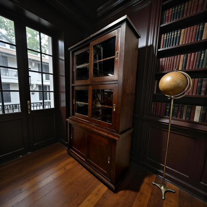 Vintage houten vitrinekast / kast  met schuifdeuren, Huis en Inrichting, Kasten | Buffetkasten, Gebruikt, Ophalen of Verzenden