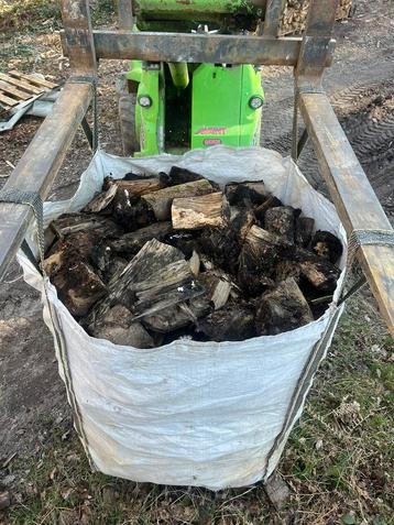 Bois secs en big bac chutes entre 10 et 35cm beschikbaar voor biedingen