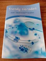 Boek trendy sieraden met swarovski kralen, Ophalen of Verzenden, Zo goed als nieuw, Overige typen