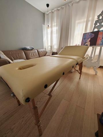 massage tafel beschikbaar voor biedingen