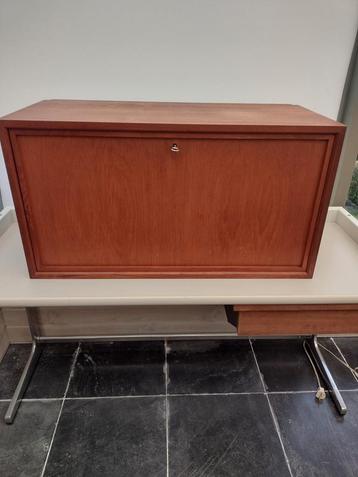 Poul cadovius /vintage design+ extra legplank beschikbaar voor biedingen