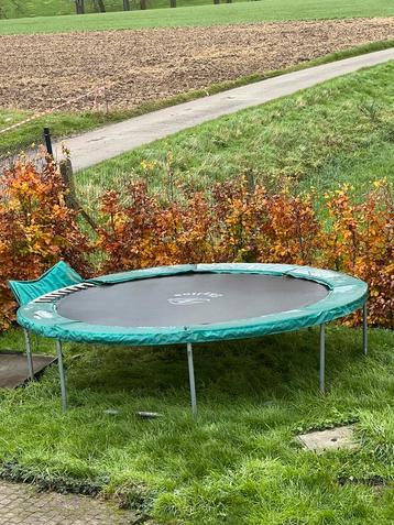 Trampoline beschikbaar voor biedingen
