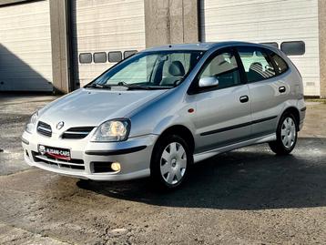 NISSAN ALMERA TINO - 1.8i *MANUEEL* AIRCO • BLANCO GEKEURD