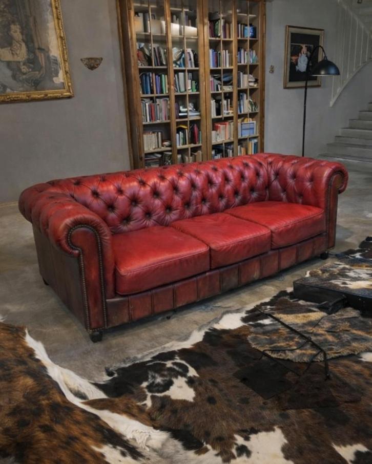 Magnifique canapé Chesterfield 3 places ENGLAND, Maison & Meubles, Canapés | Salons, Utilisé, Cuir, Enlèvement ou Envoi