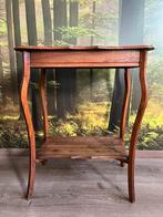 Antiek bijzet tafeltje goede staat, Ophalen