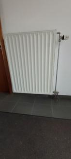 2 radiateurs à vendre, Bricolage & Construction, Chauffage & Radiateurs, Enlèvement, Utilisé, 800 watts ou plus, Radiateur