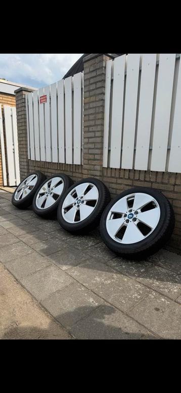 Set van gebruikte BMW i3 velgen winterbanden beschikbaar voor biedingen
