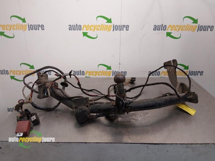 Trekhaak van een Ford Transit Connect, Auto-onderdelen, Ophanging en Onderstel, Ford, Gebruikt, 3 maanden garantie