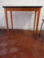 Jolie petite table ann 60-70 Formica, tabouret *Prix pièce, Enlèvement