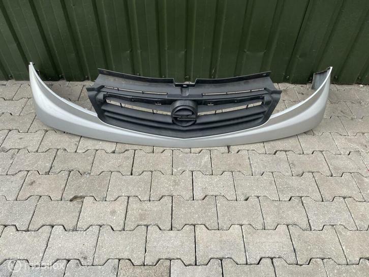 Voorbumper gril opel vivaro 623100248r Origineel, Auto-onderdelen, Carrosserie, Bumper, Voor, Gebruikt, Ophalen of Verzenden