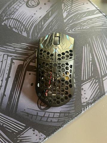 Finalmouse large  beschikbaar voor biedingen