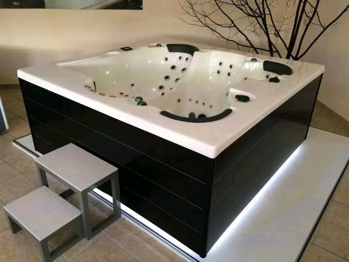 Neuf🔥 Modern et unique  jacuzzi  Européen avec 4 pompes, Jardin & Terrasse, Stockage & Armoires de jardin, Neuf, Enlèvement ou Envoi