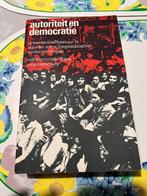 autoriteit en democratie, arbeiderszelfbestuur in rijke en a, Boeken, Maatschappij en Samenleving, Zo goed als nieuw, Rob Boonzajer flaes