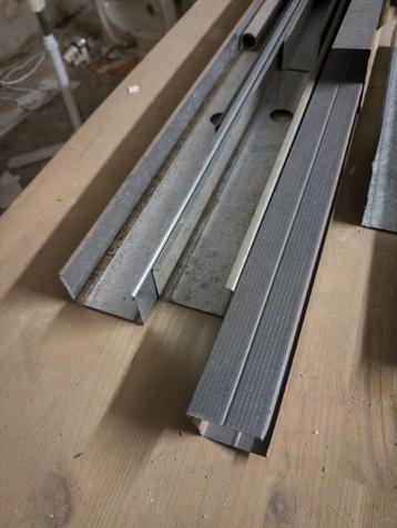 GRATIS gyproc profilen studs beschikbaar voor biedingen