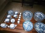 oud eet - en koffieservies (wit - donkerblauw), Antiek en Kunst, Antiek | Servies compleet, Ophalen