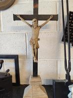 Christ en bois sculpté, Ophalen