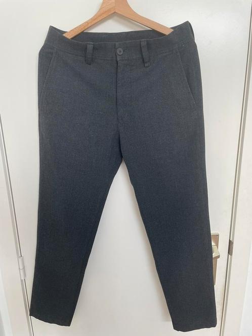 Donkergrijze broek van Zara — chinosnit, Kleding | Heren, Broeken en Pantalons, Zo goed als nieuw, Maat 46 (S) of kleiner, Grijs