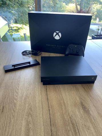 Xbox One X 1 TB (Scorpio Edition) + controller beschikbaar voor biedingen